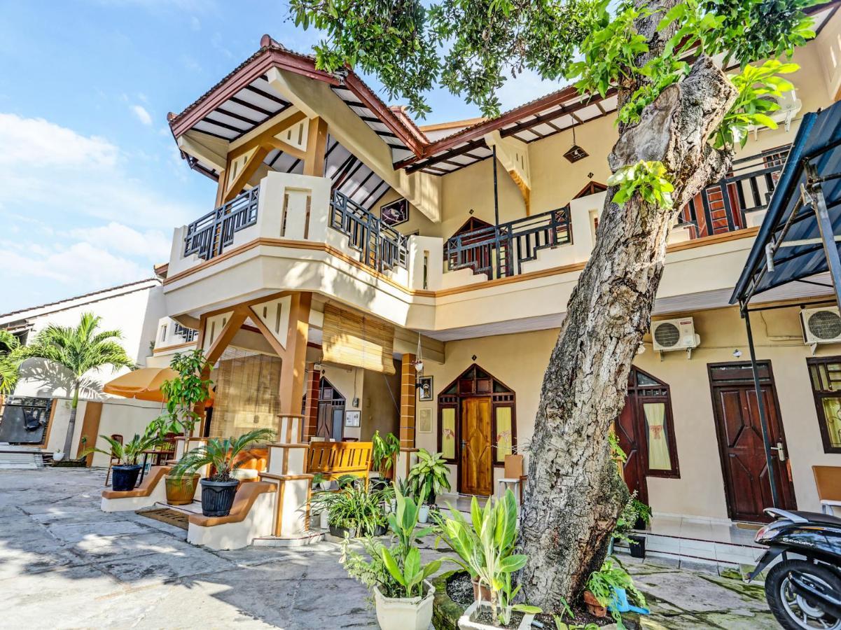 Oyo 91261 Cita Suraya Homestay Баньювангі Екстер'єр фото