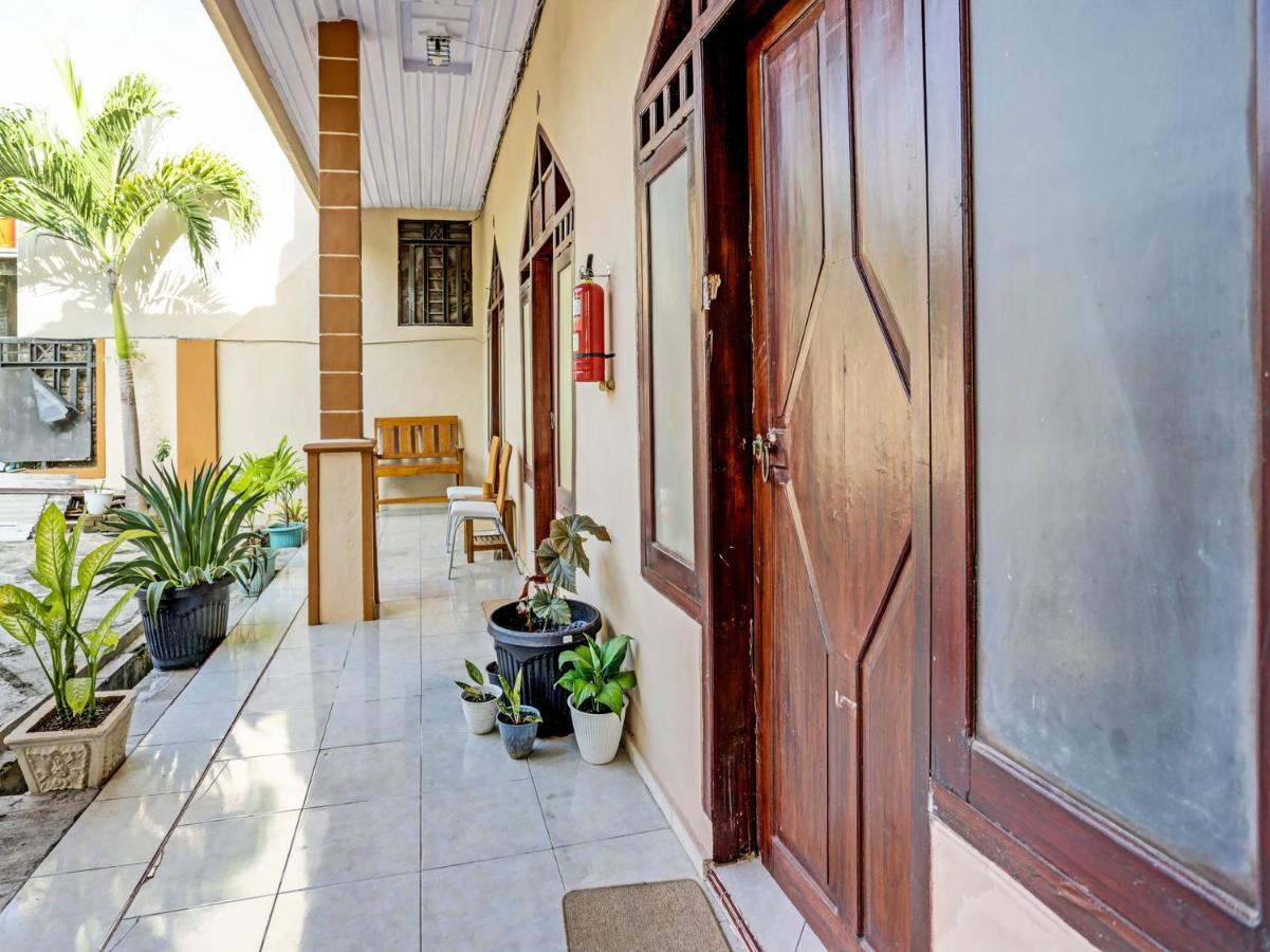 Oyo 91261 Cita Suraya Homestay Баньювангі Екстер'єр фото