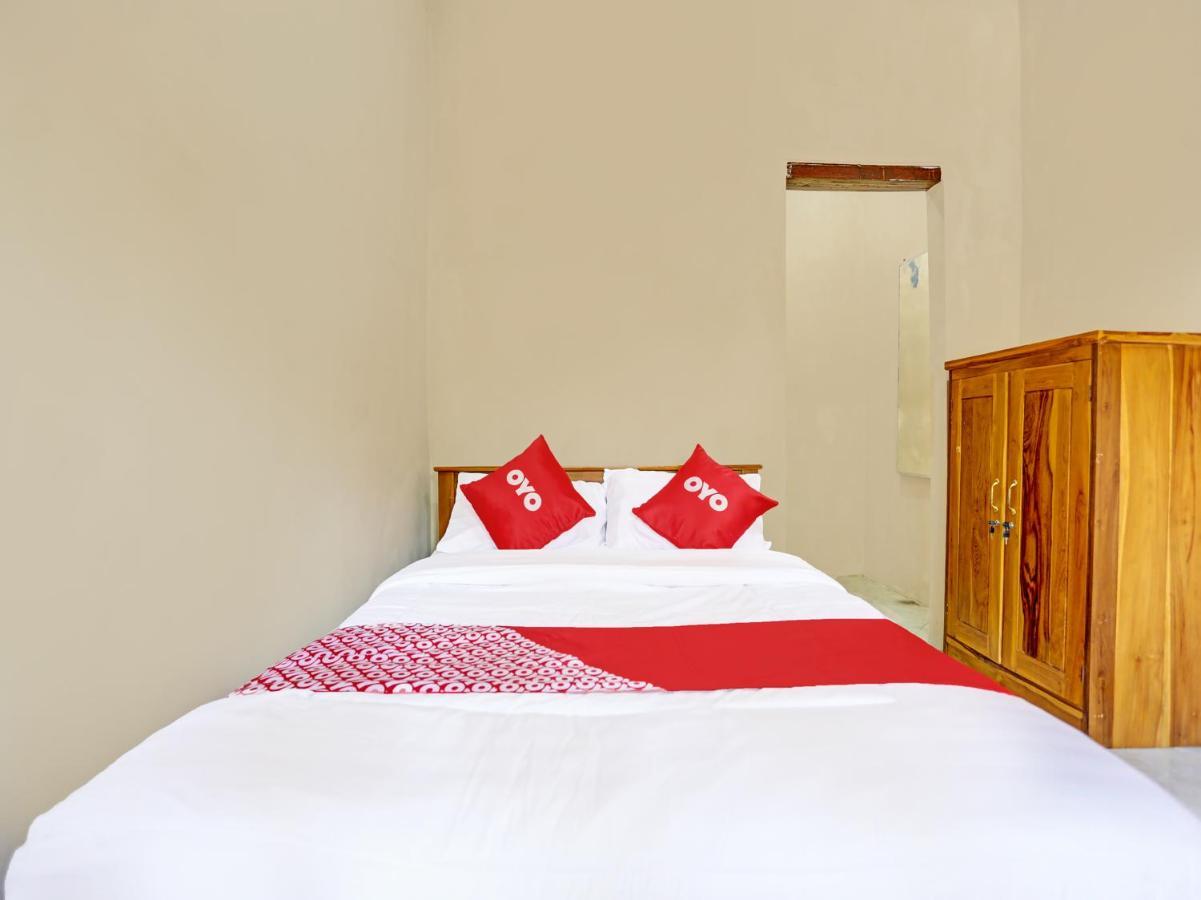 Oyo 91261 Cita Suraya Homestay Баньювангі Екстер'єр фото