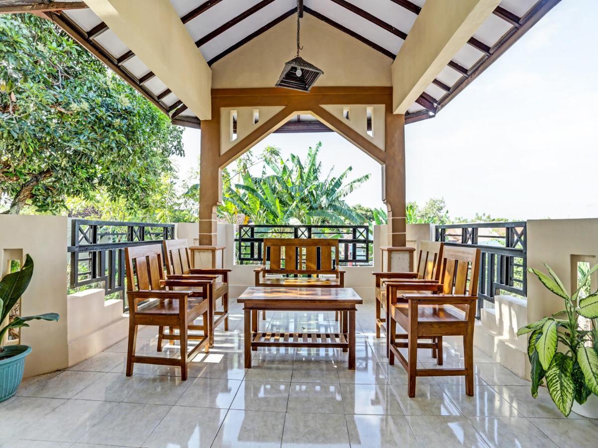 Oyo 91261 Cita Suraya Homestay Баньювангі Екстер'єр фото
